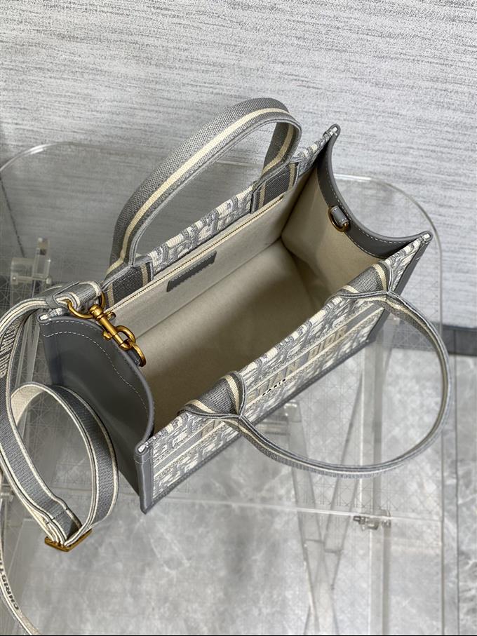 2025228Y650P21222587