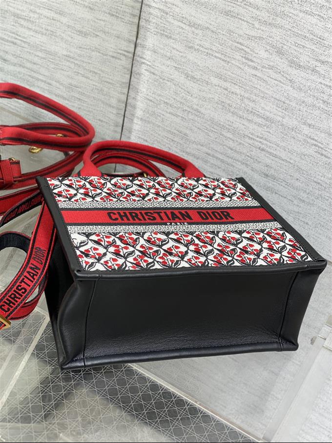 2025228Y650P21223986