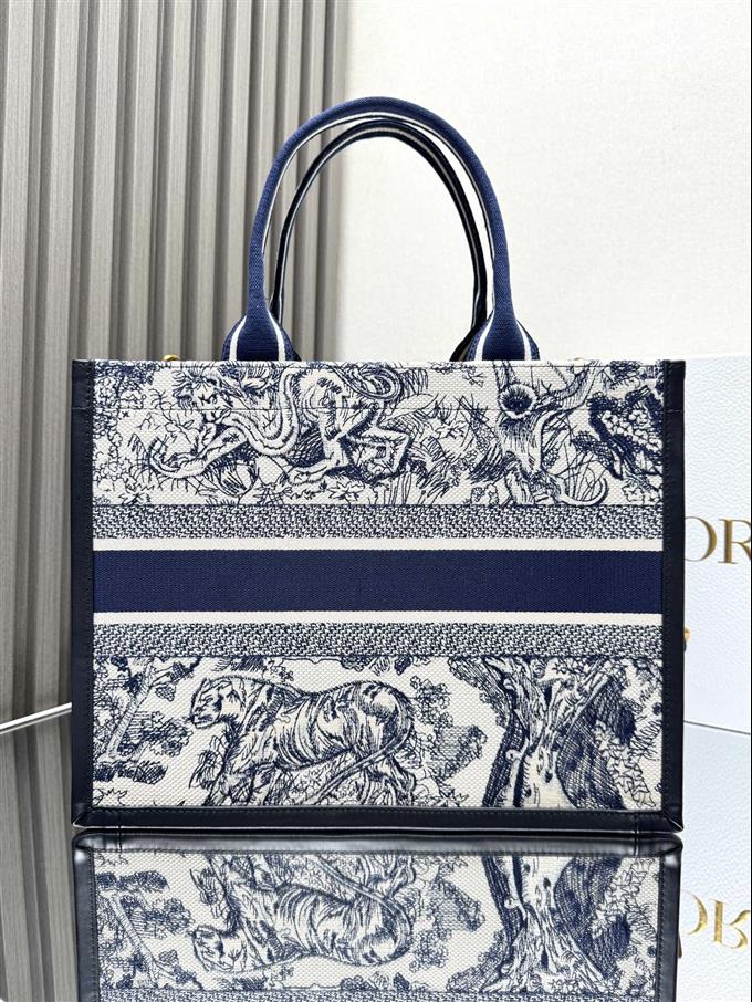 2025228Y700P203828974