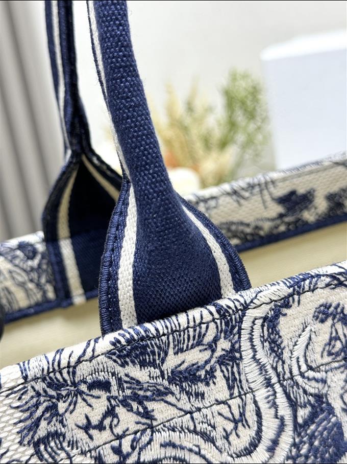 2025228Y700P203829164