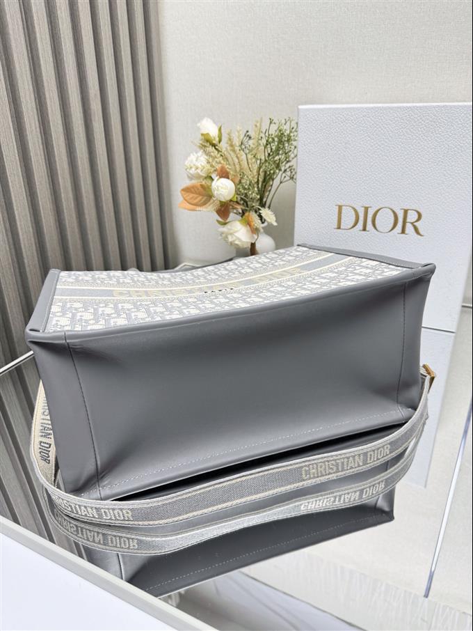 2025228Y700P203829273