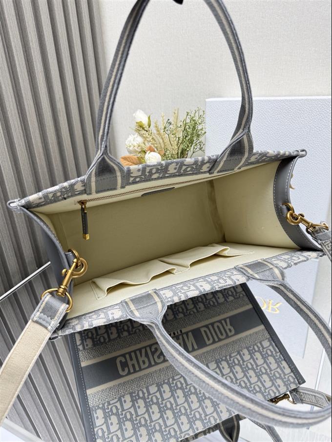 2025228Y700P203829335