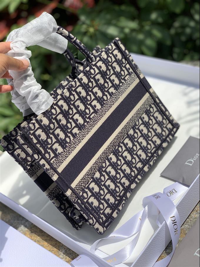 2025228Y700P212145252