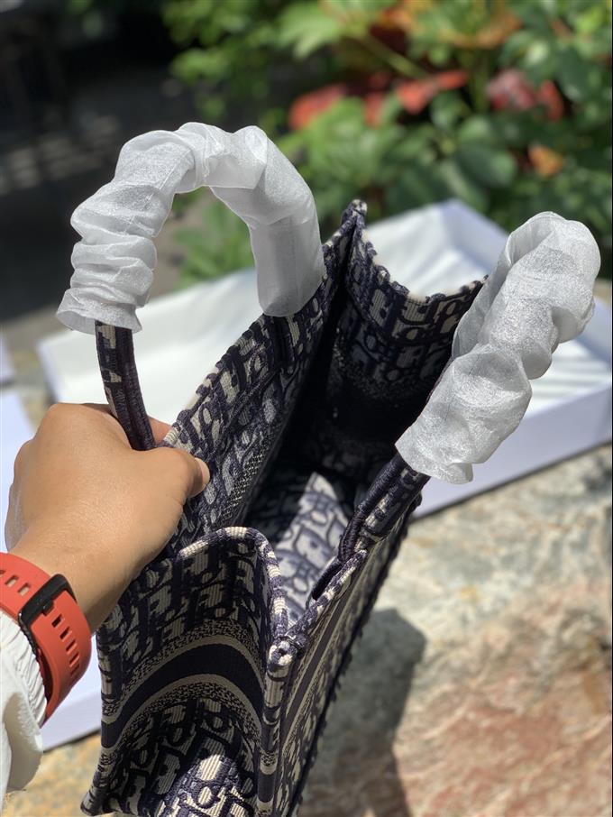 2025228Y700P212145345