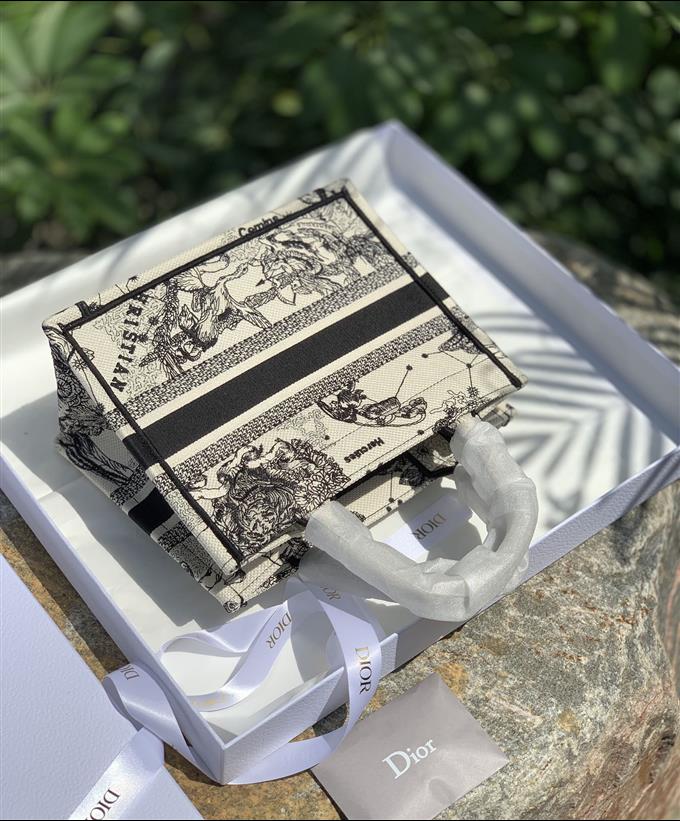 2025228Y700P212145425