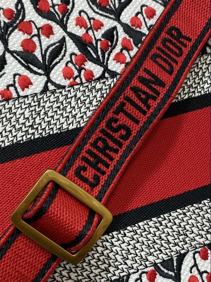 2025228Y700P21227783