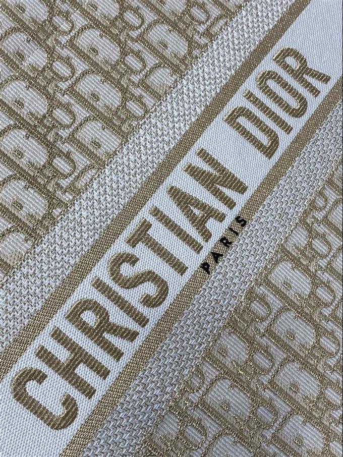 2025228Y700P21228875