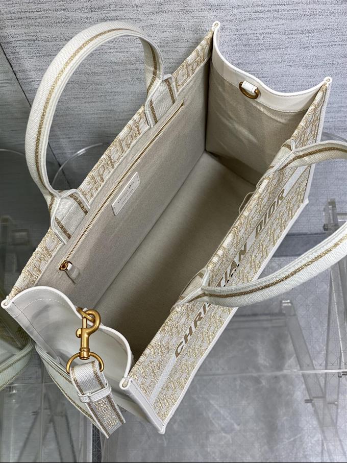 2025228Y700P21228953