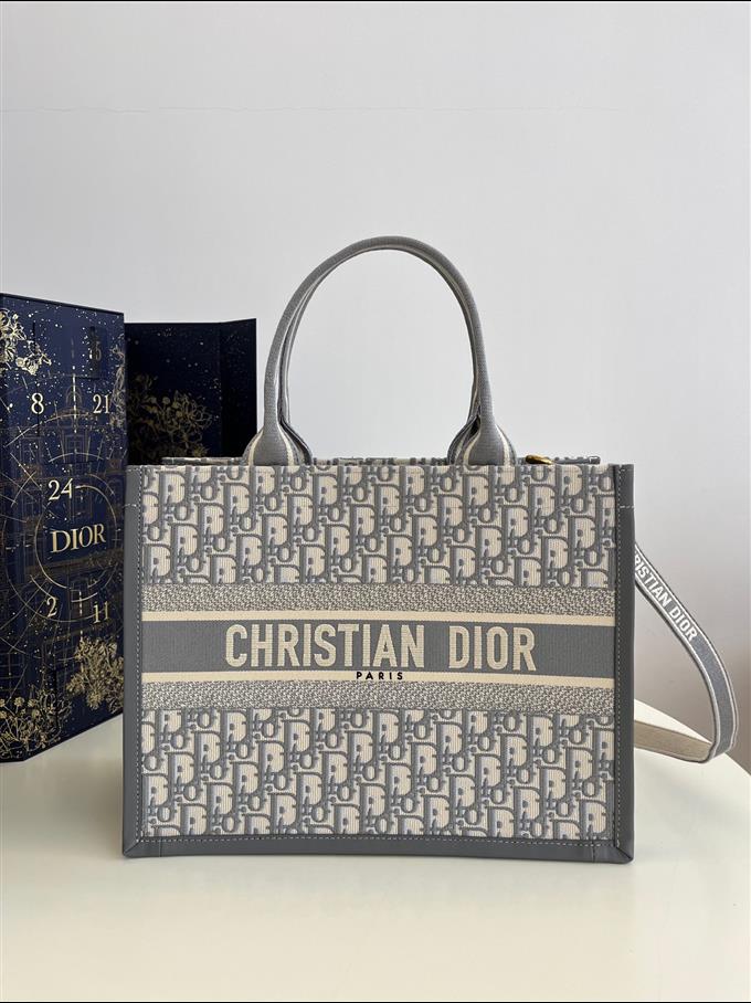 2025228Y700P21229564