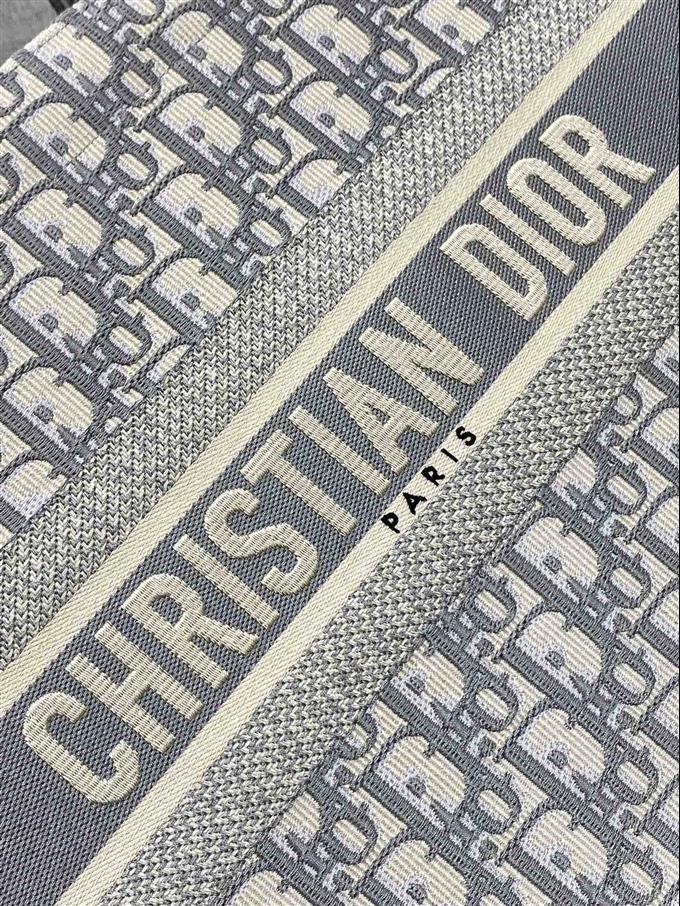 2025228Y700P21229865