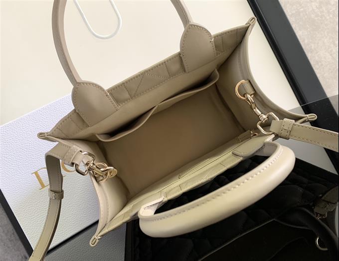 2025228Y750P203758537