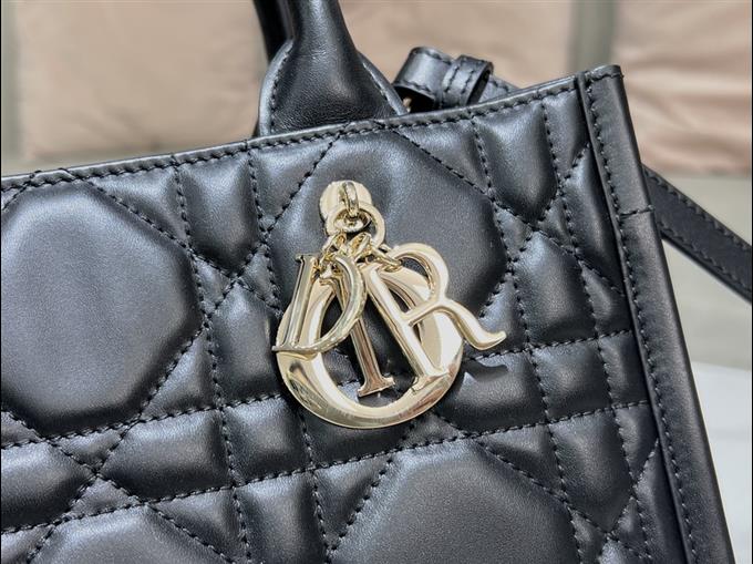 2025228Y750P203829807