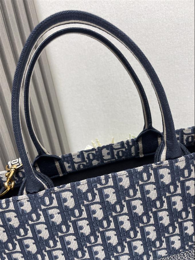 2025228Y750P203829950