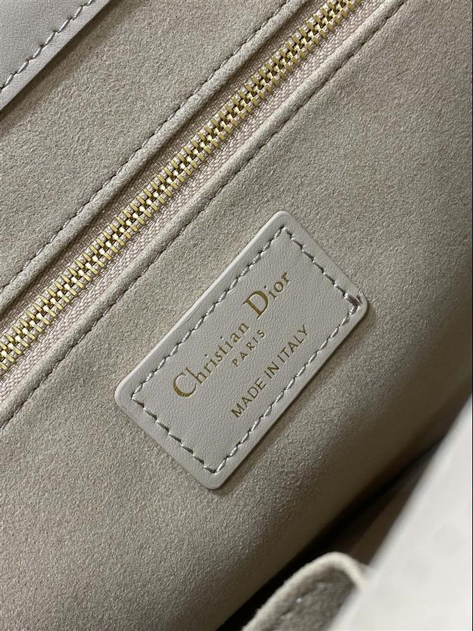 2025228Y750P212147943