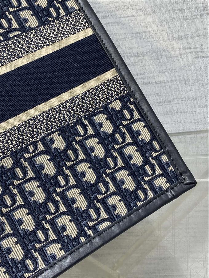 2025228Y750P212148164