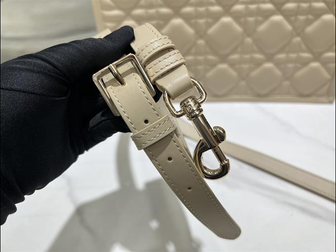 2025228Y800P203830835