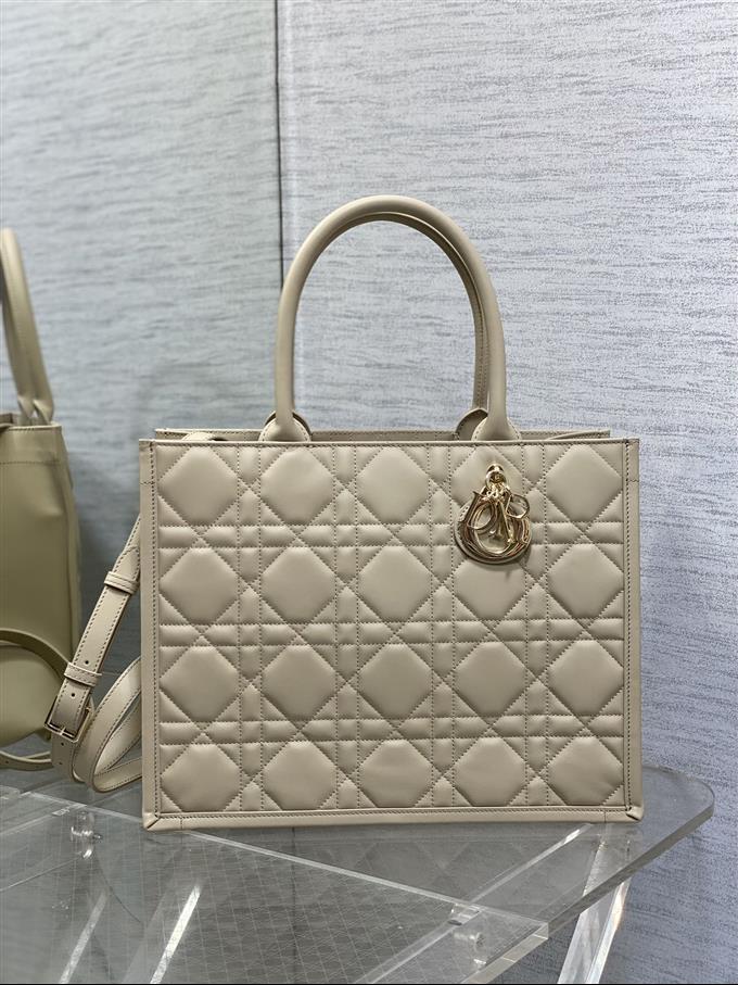 2025228Y800P212148669