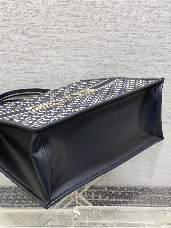 2025228Y800P212149189