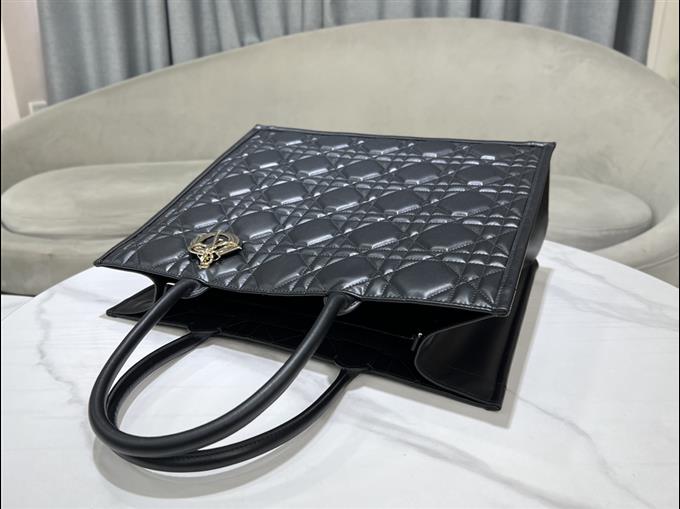 2025228Y980P203831277