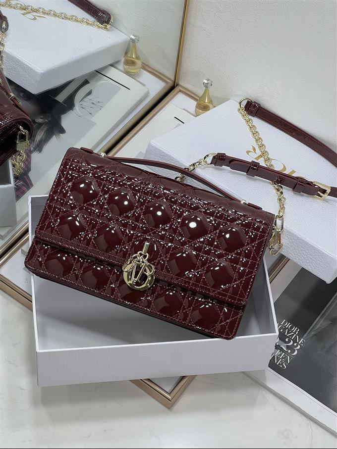 2025228Y650P22215550