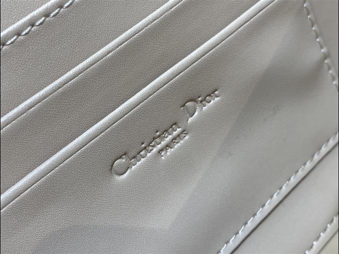 2025228Y700P221926375