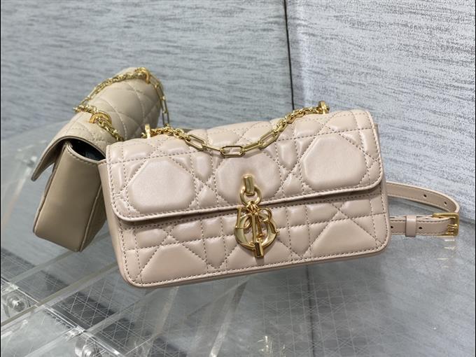 2025228Y700P221926676