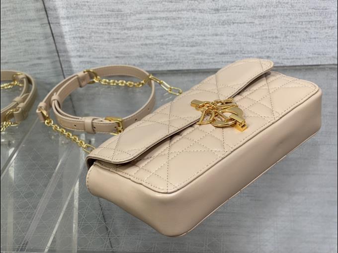 2025228Y700P221926770