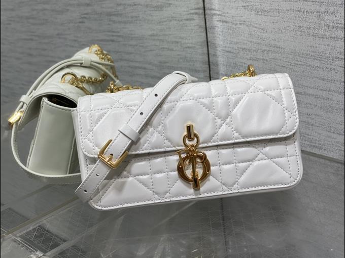 2025228Y700P221926833