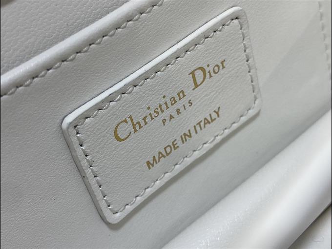 2025228Y700P221927225