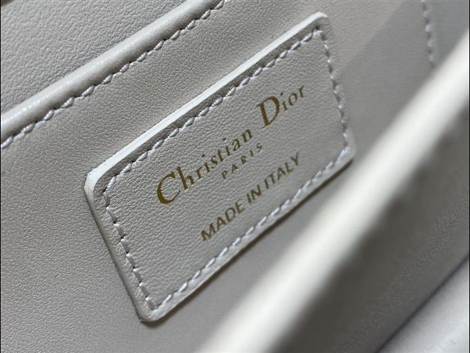 2025228Y700P22192784