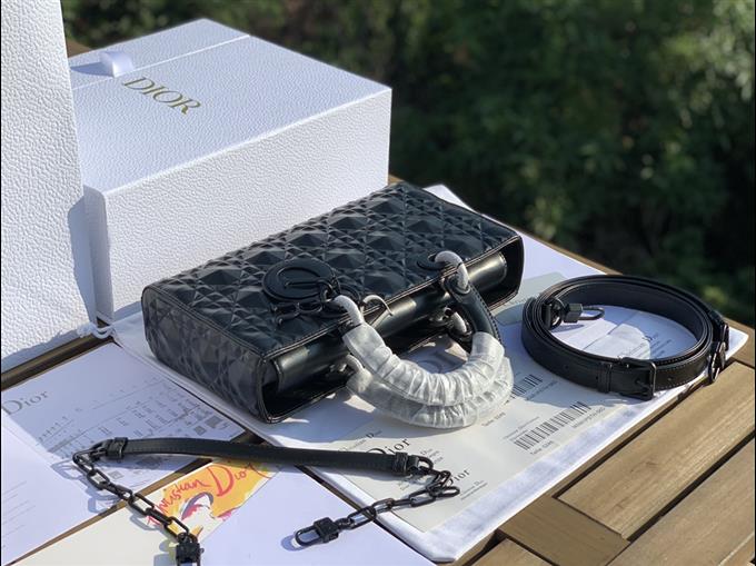 2025228Y950P20457810