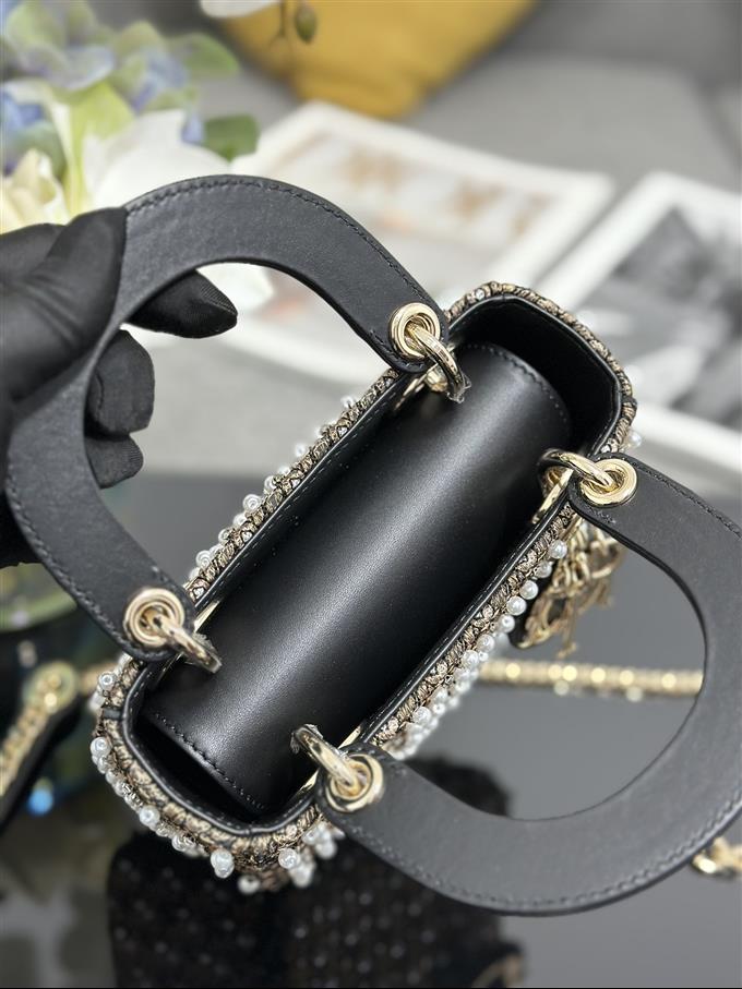 2025228Y1150P211858671