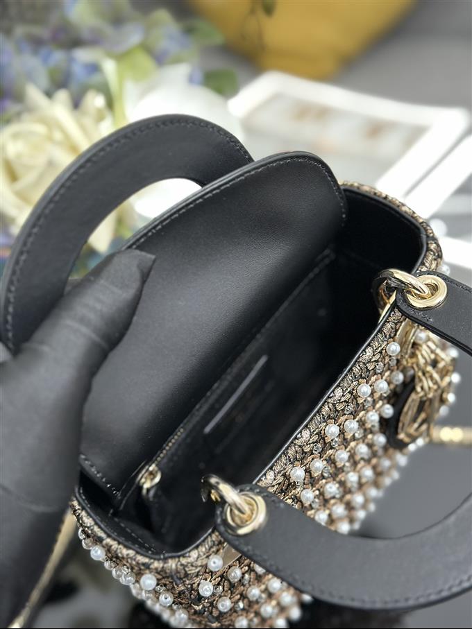 2025228Y1150P211858686