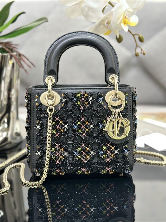 2025228Y1280P211858858