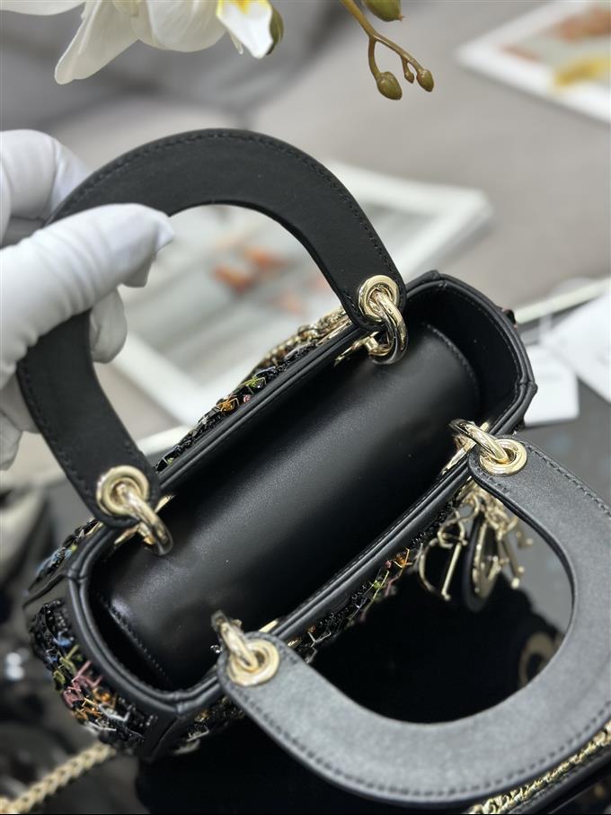 2025228Y1280P211858951