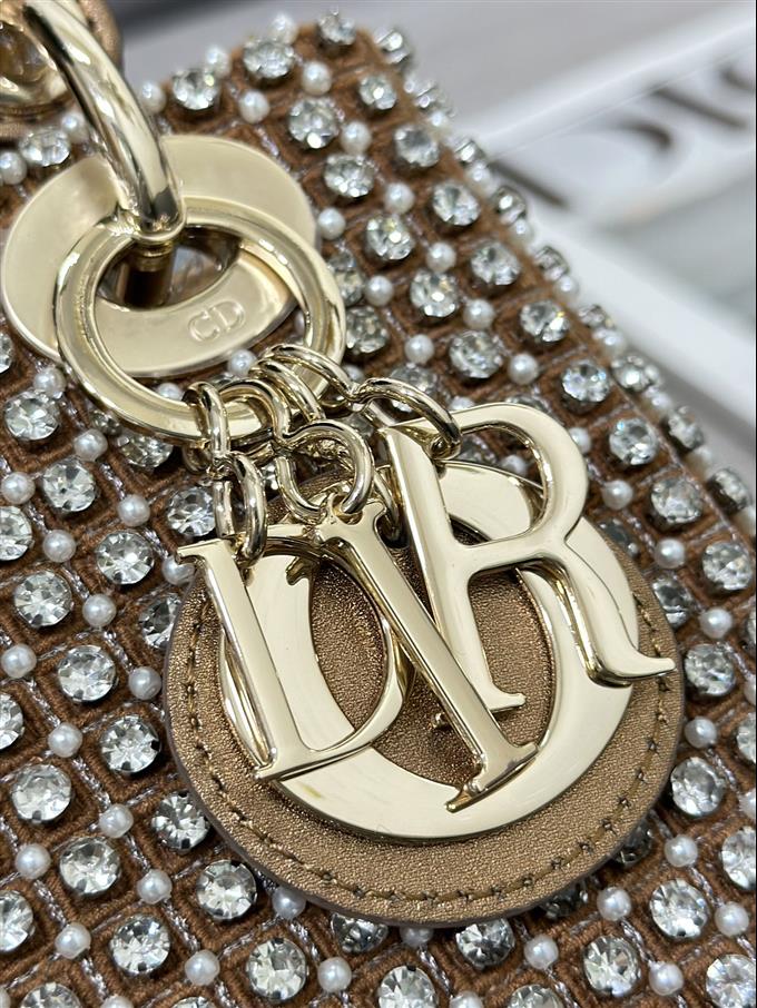 2025228Y1300P211854967