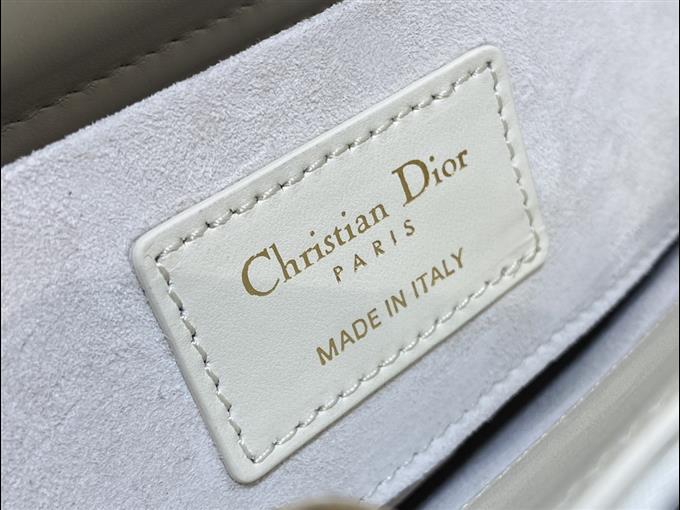 2025228Y1380P205547517