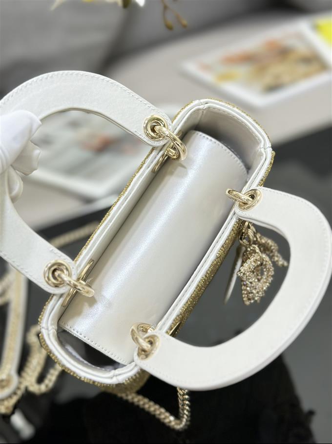 2025228Y1400P211855265