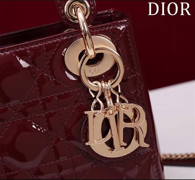 2025228Y600P205551886