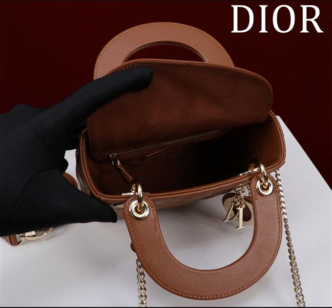 2025228Y600P205553609