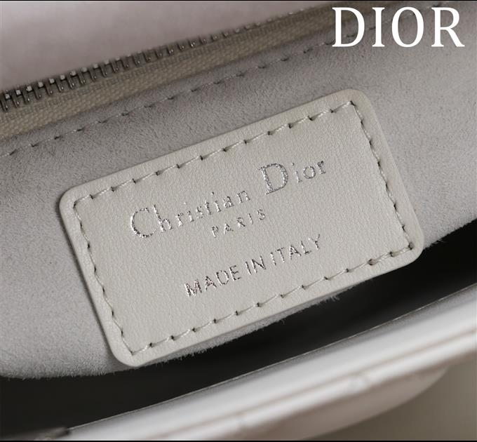 2025228Y600P205554348