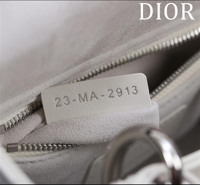 2025228Y600P205554363