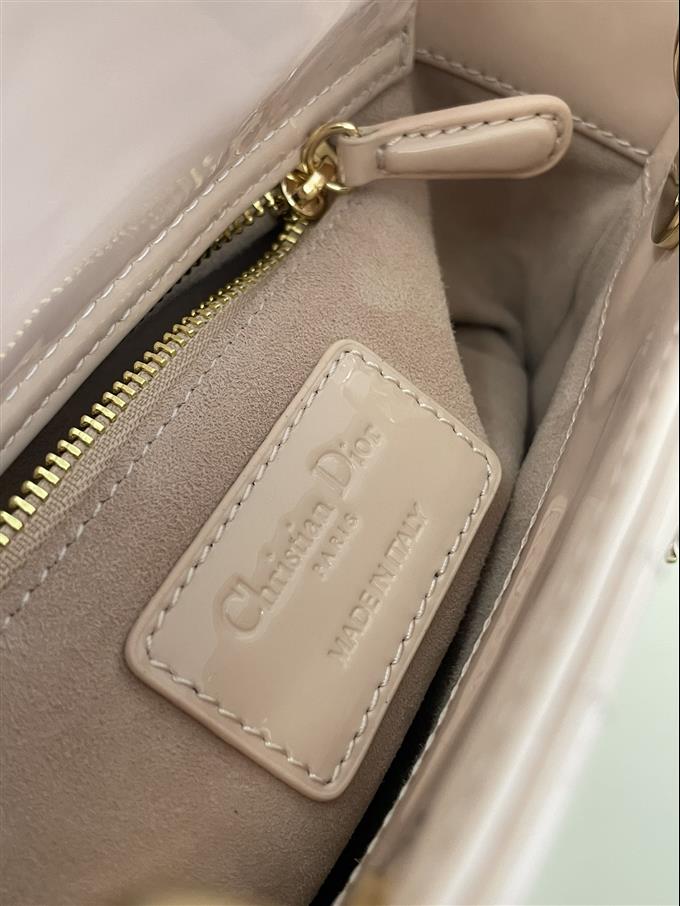 2025228Y600P205554646