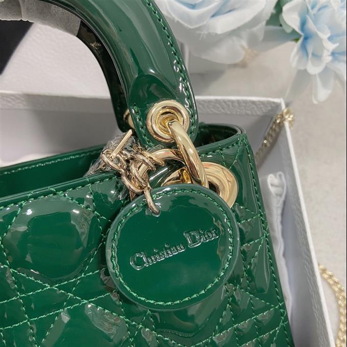 2025228Y600P205554973