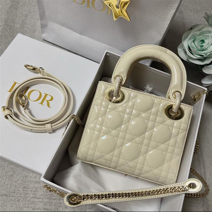 2025228Y600P205555494