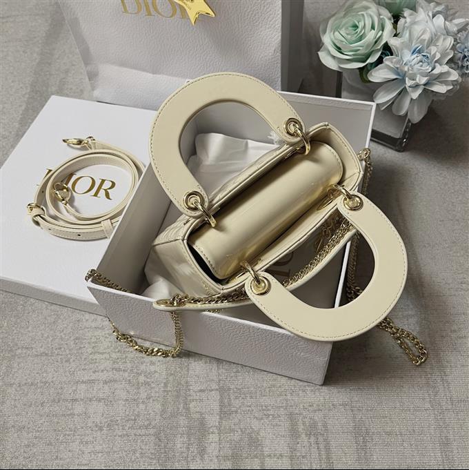 2025228Y600P205555542