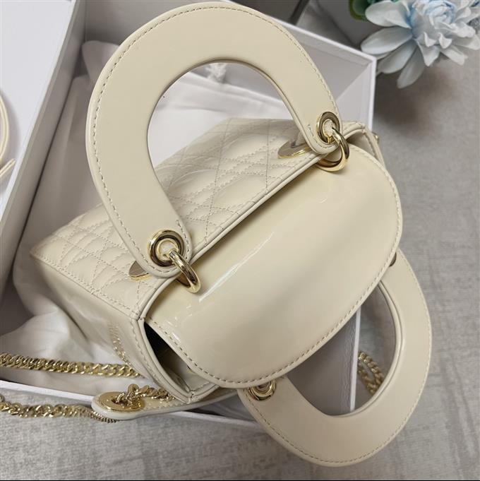 2025228Y600P205555558