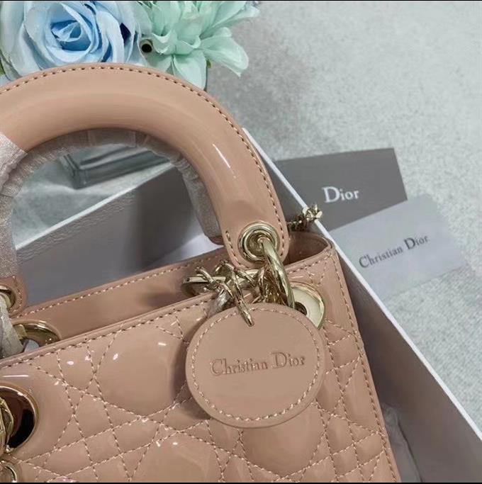 2025228Y600P205555653