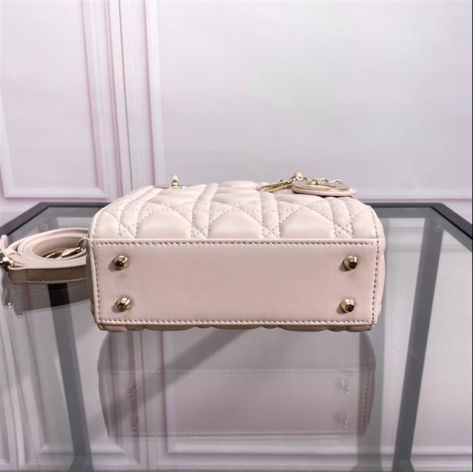 2025228Y600P205556265