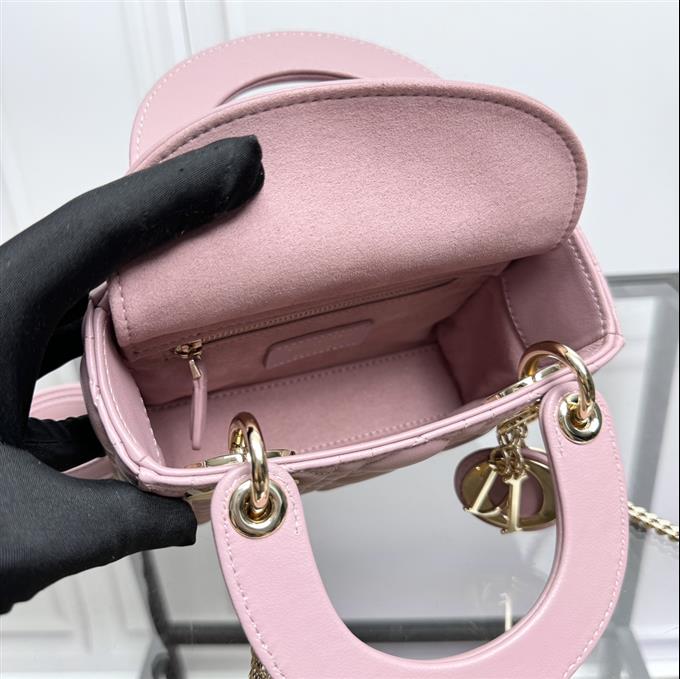 2025228Y600P205556724